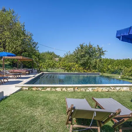Vakantiehuis Amazing In With Outdoor Swimming Pool *